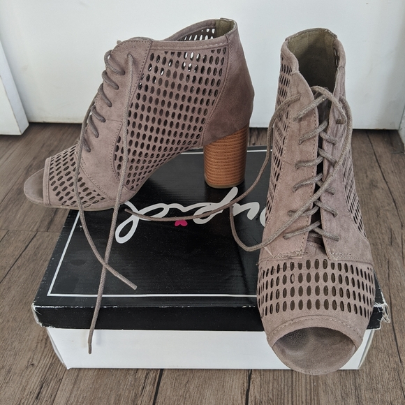 Lace up open toe bootie - Picture 3 of 4